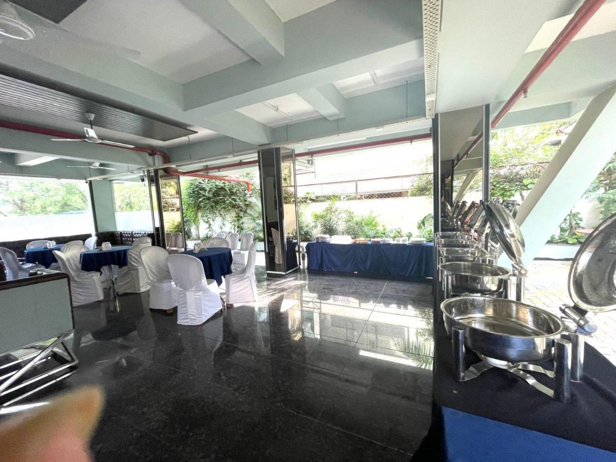 Hotel Airport Kk Nagpur Exterior foto